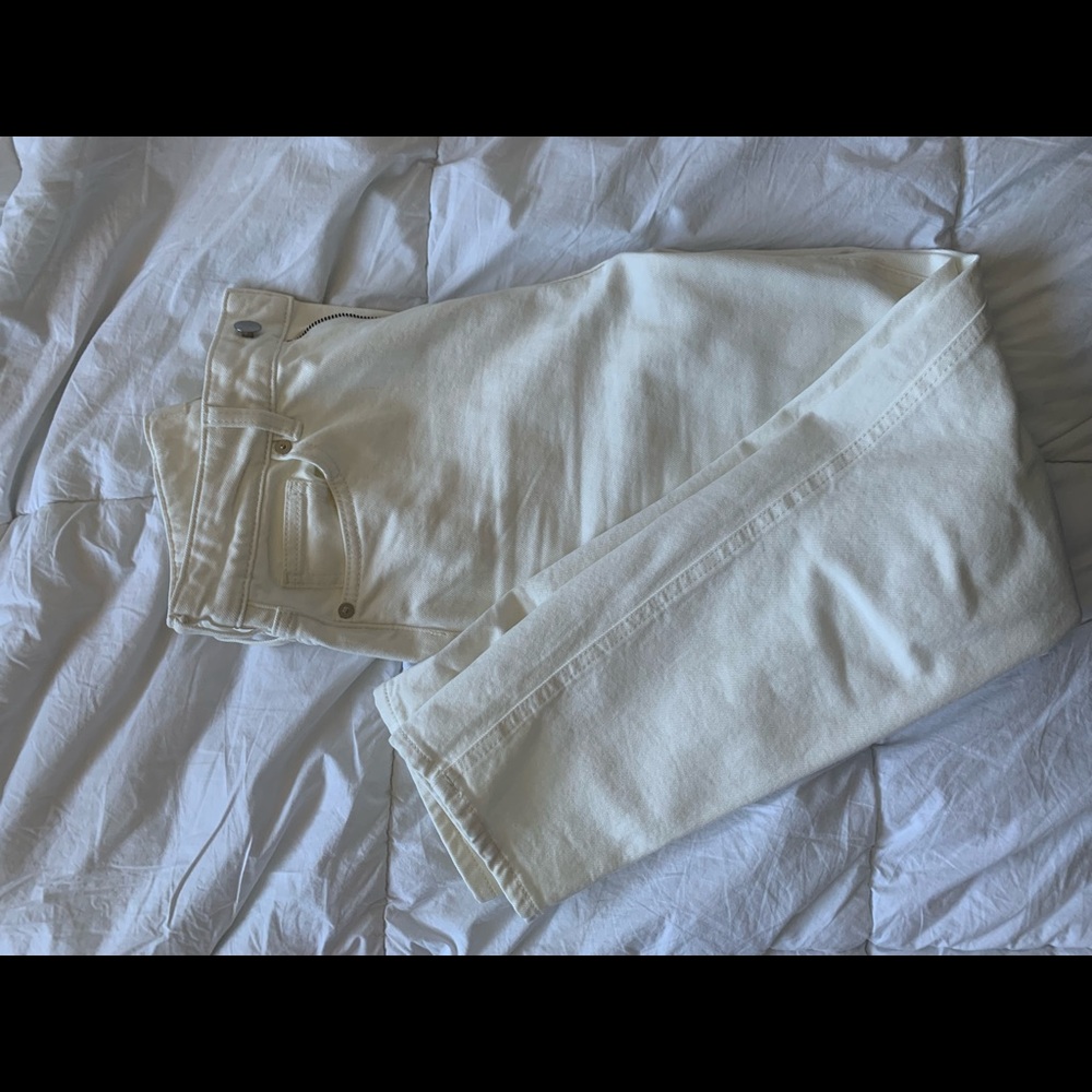White straight Jean